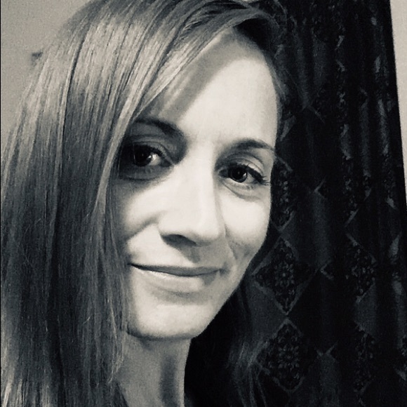 Meet your Posher, Lori - Picture 4 of 5